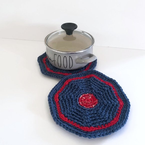 Crochet pot holders, trivet for diner table, Crochet Gift For Mom - Picture 5 of 15